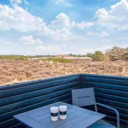 4 Person In Fano-by Traum Nyaraló *