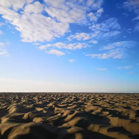 4 Person In Fano-by Traum Nyaraló