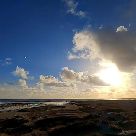 4 Person In Fano-by Traum Nyaraló