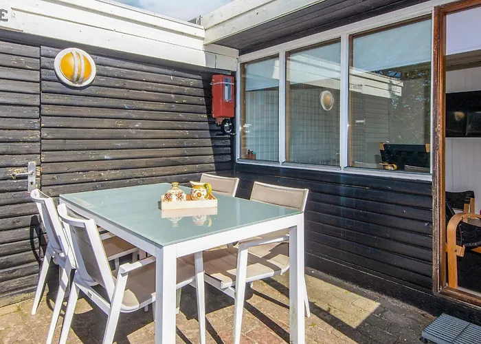 4 Person In Fano-by Traum