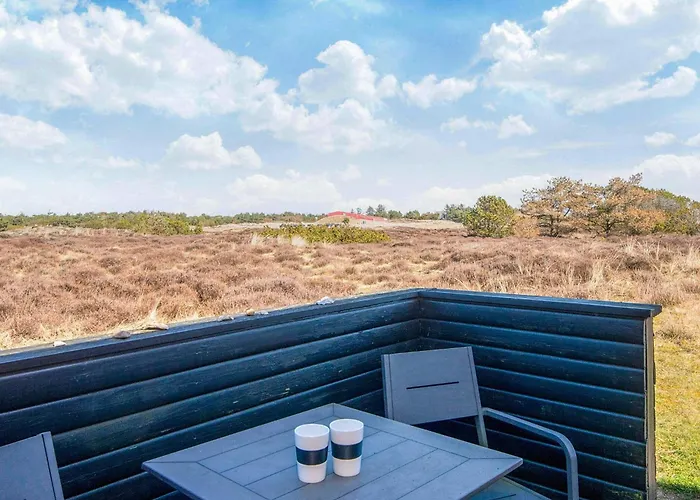 4 Person In Fano-by Traum Nyaraló *