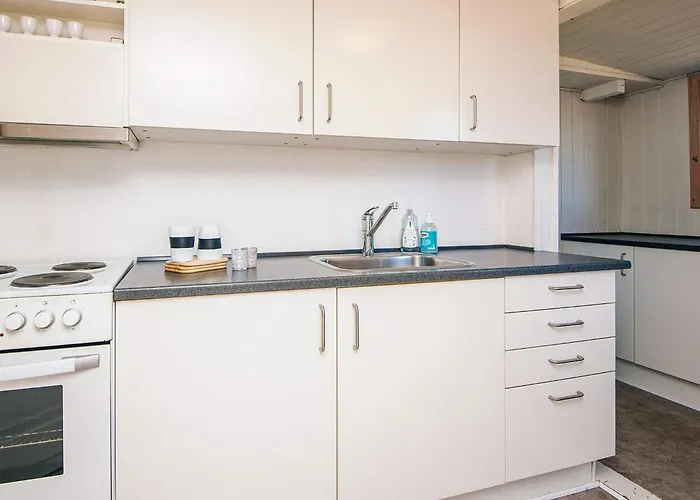 4 Person In Fano-by Traum