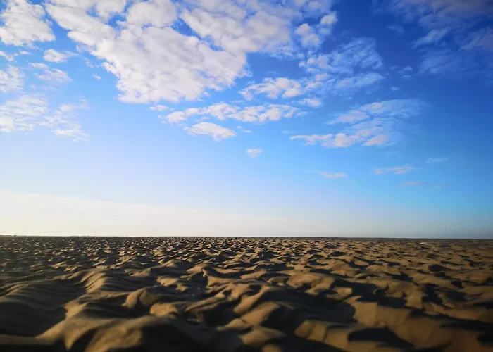 4 Person In Fano-by Traum Nyaraló