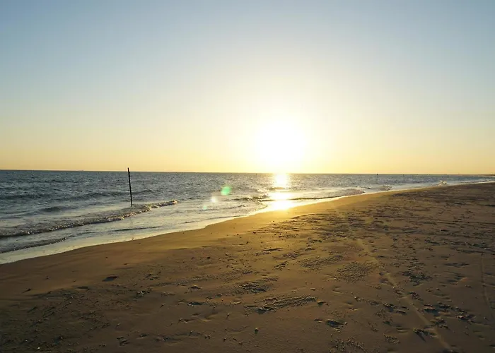 4 Person In Fano-by Traum Nyaraló