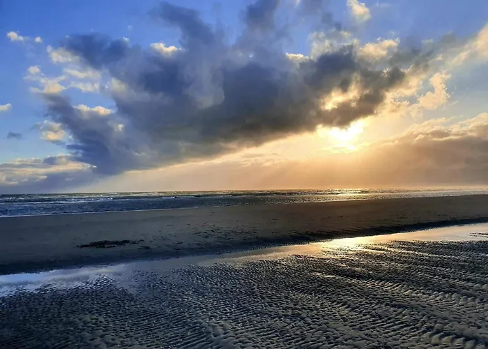 4 Person In Fano-by Traum Nyaraló